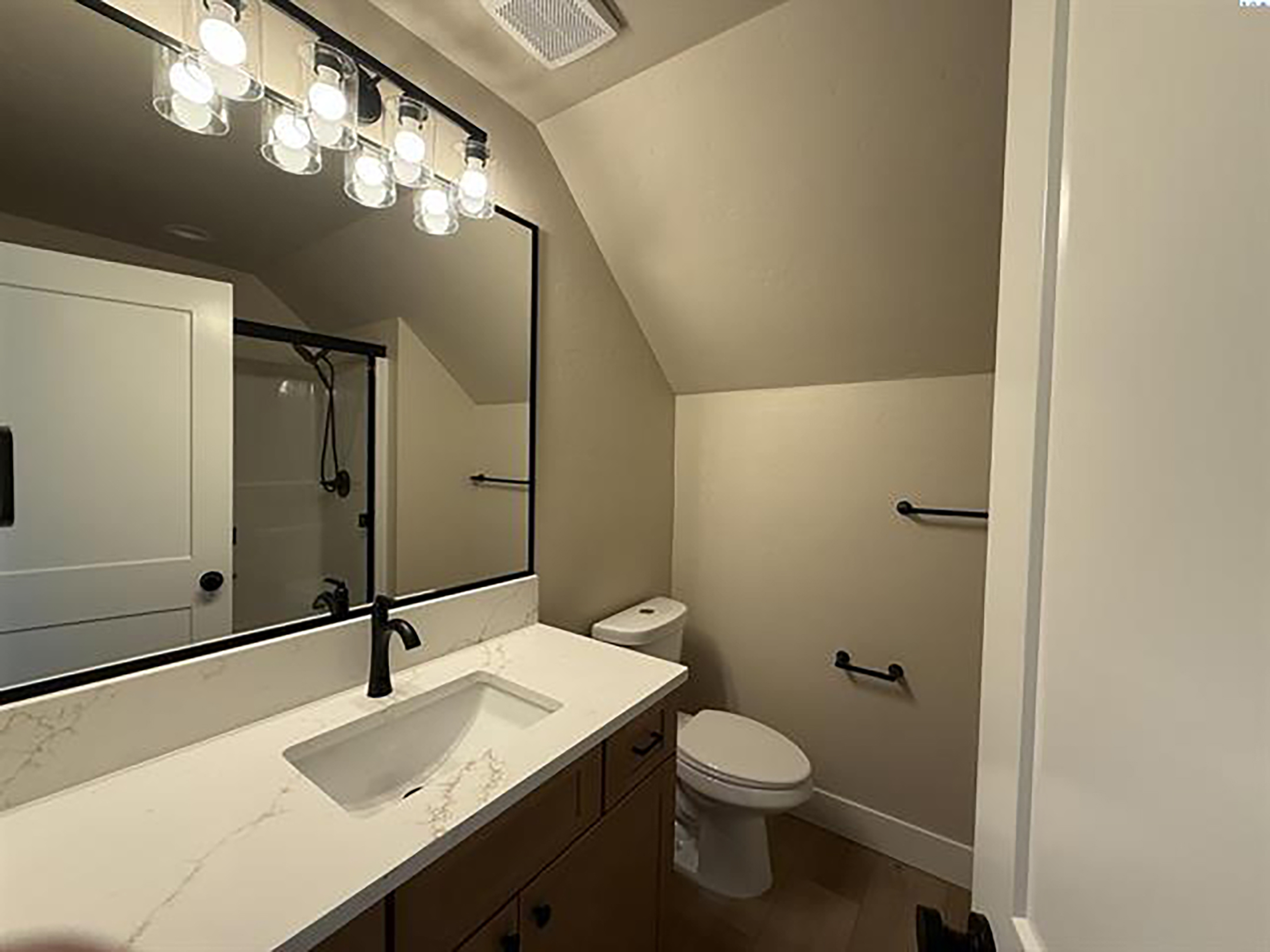  Brand new rambler with bonus room/ South Richland - 物件實景