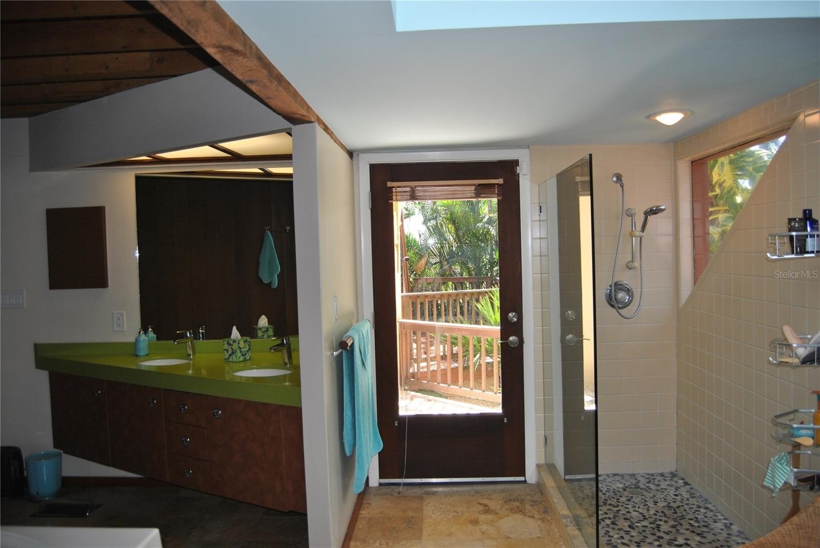 ST PETERSBURG, Florida, 33705, United States, 3 Bedrooms Bedrooms, ,3 BathroomsBathrooms,Residential,For Sale,1977227