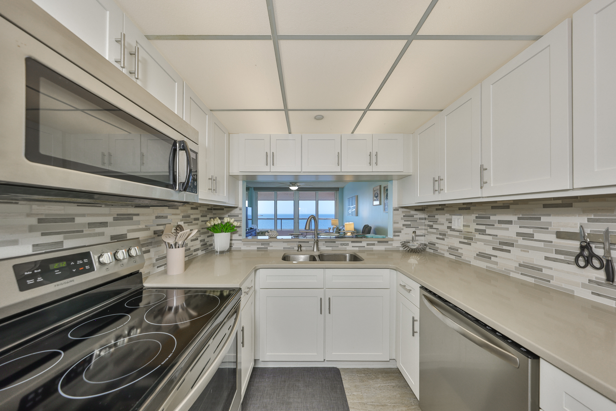 Clearwater Beach, Florida, 33767, United States, 1 Bedroom Bedrooms, ,2 BathroomsBathrooms,Residential,For Sale,1977672