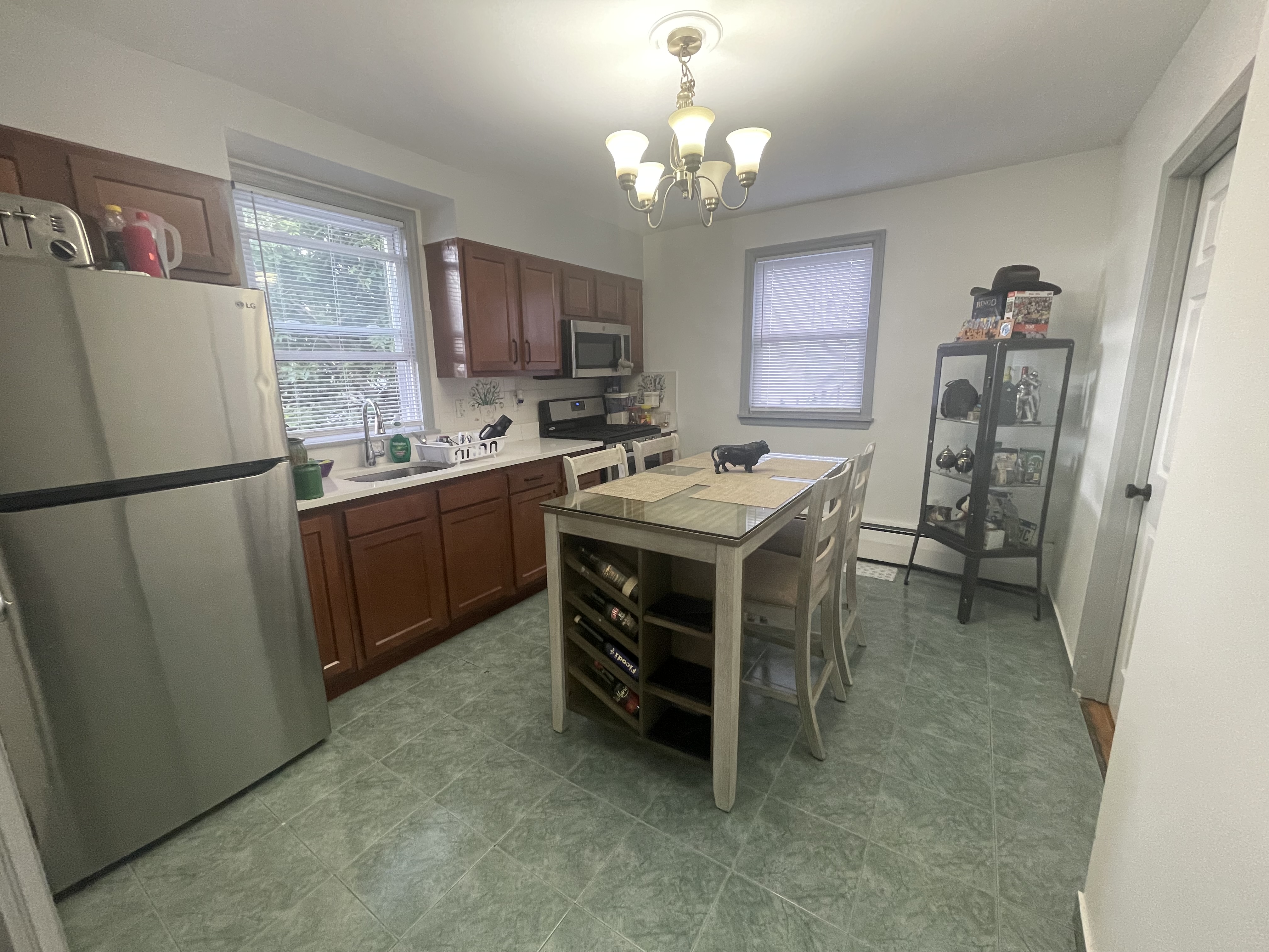 Fairview, New Jersey, 07022, United States, 3 Bedrooms Bedrooms, ,1 BathroomBathrooms,Residential,For Sale,1935345