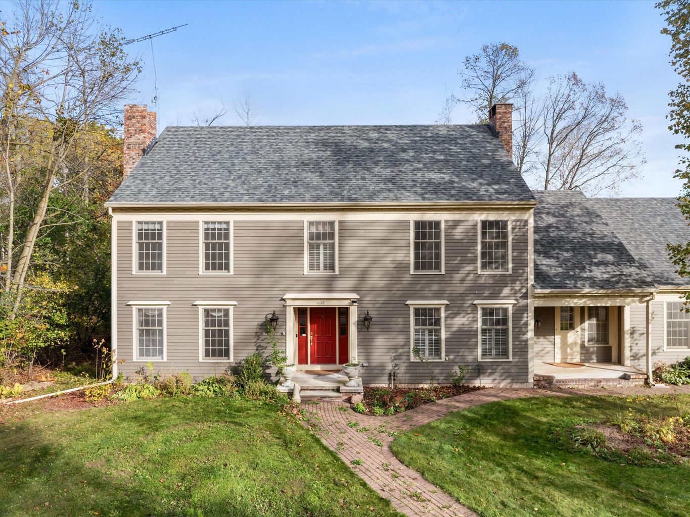 Manitowoc, Wisconsin, 54220, United States, 4 Bedrooms Bedrooms, ,4 BathroomsBathrooms,Residential,For Sale,1982773