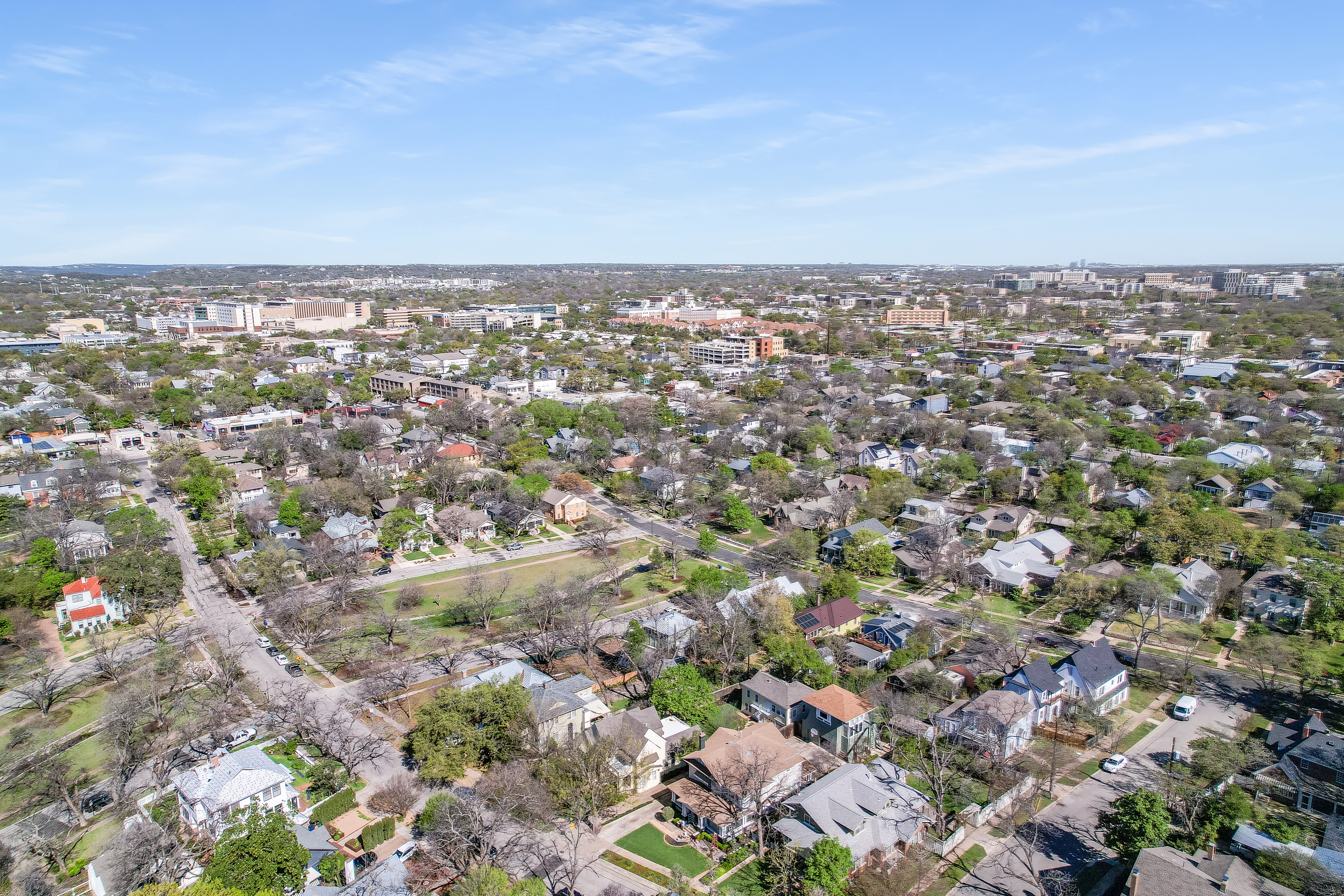  1925 Tudor Revival in Historic Aldridge Place - 物件實景