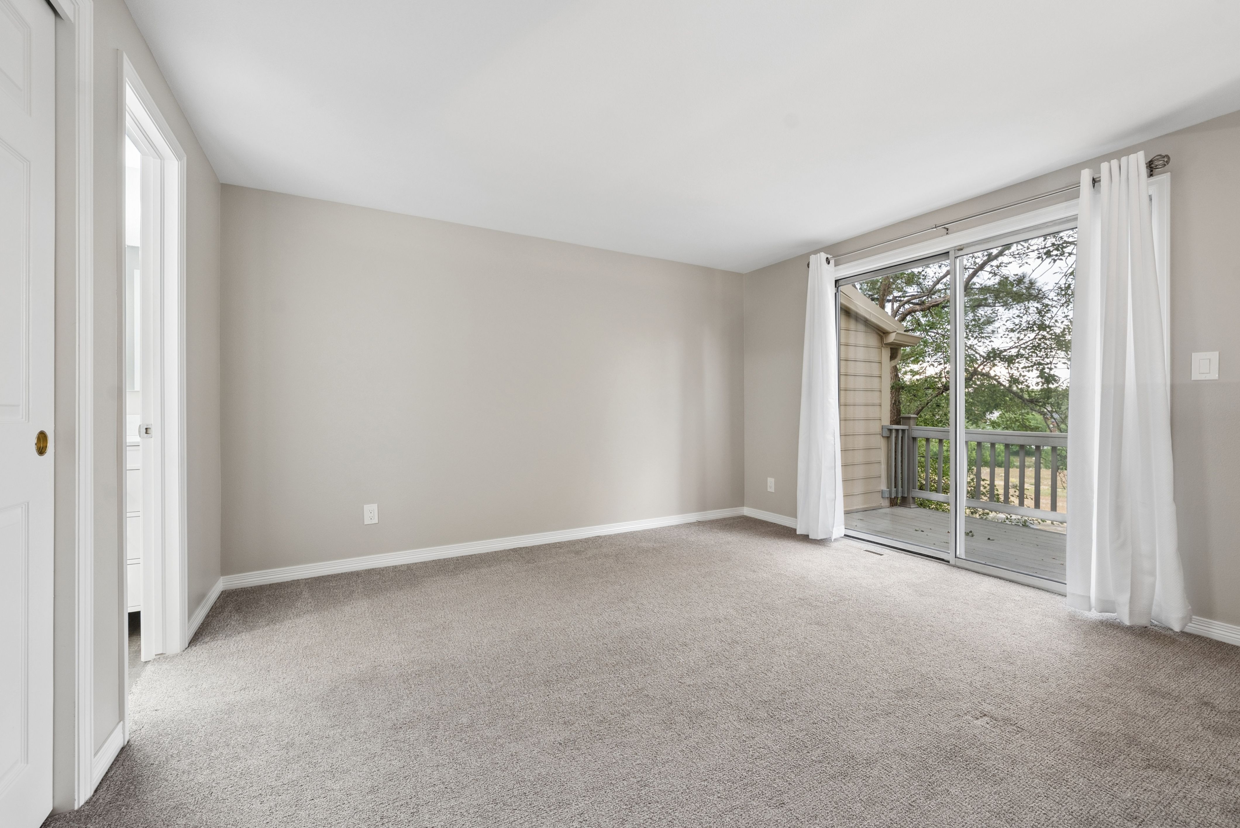  Bright Updated Townhome in Homestead Willows with One-Level Living & Pool Access - 物件實景
