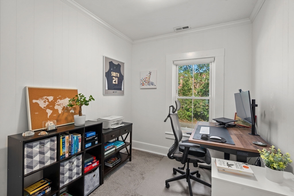 Watertown, Massachusetts, 02472, United States, 2 Bedrooms Bedrooms, ,1 BathroomBathrooms,Residential,For Sale,1950819