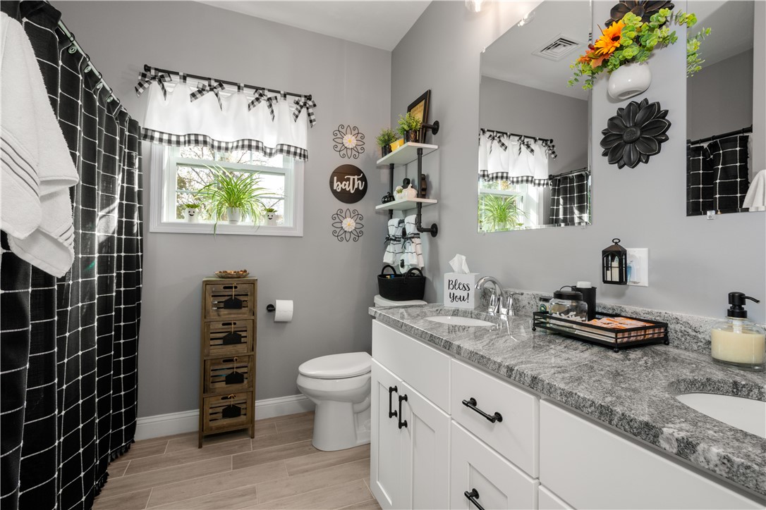 Burrillville, Rhode Island, 02858, United States, 3 Bedrooms Bedrooms, ,2 BathroomsBathrooms,Residential,For Sale,1991043