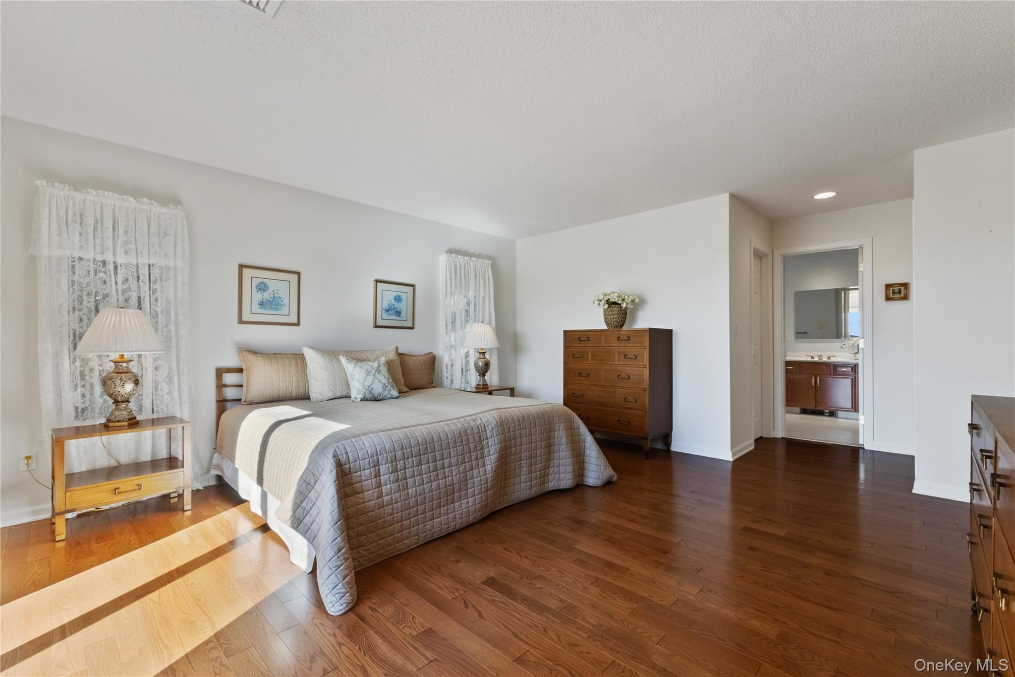 Somers, New York, 10589, United States, 3 Bedrooms Bedrooms, ,2 BathroomsBathrooms,Residential,For Sale,1989614