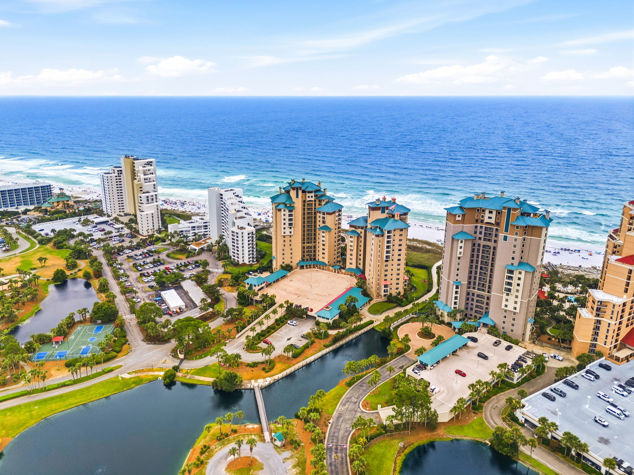  Gulf-Front Condominium with Panoramic Views and Renovation Potential - 物件實景