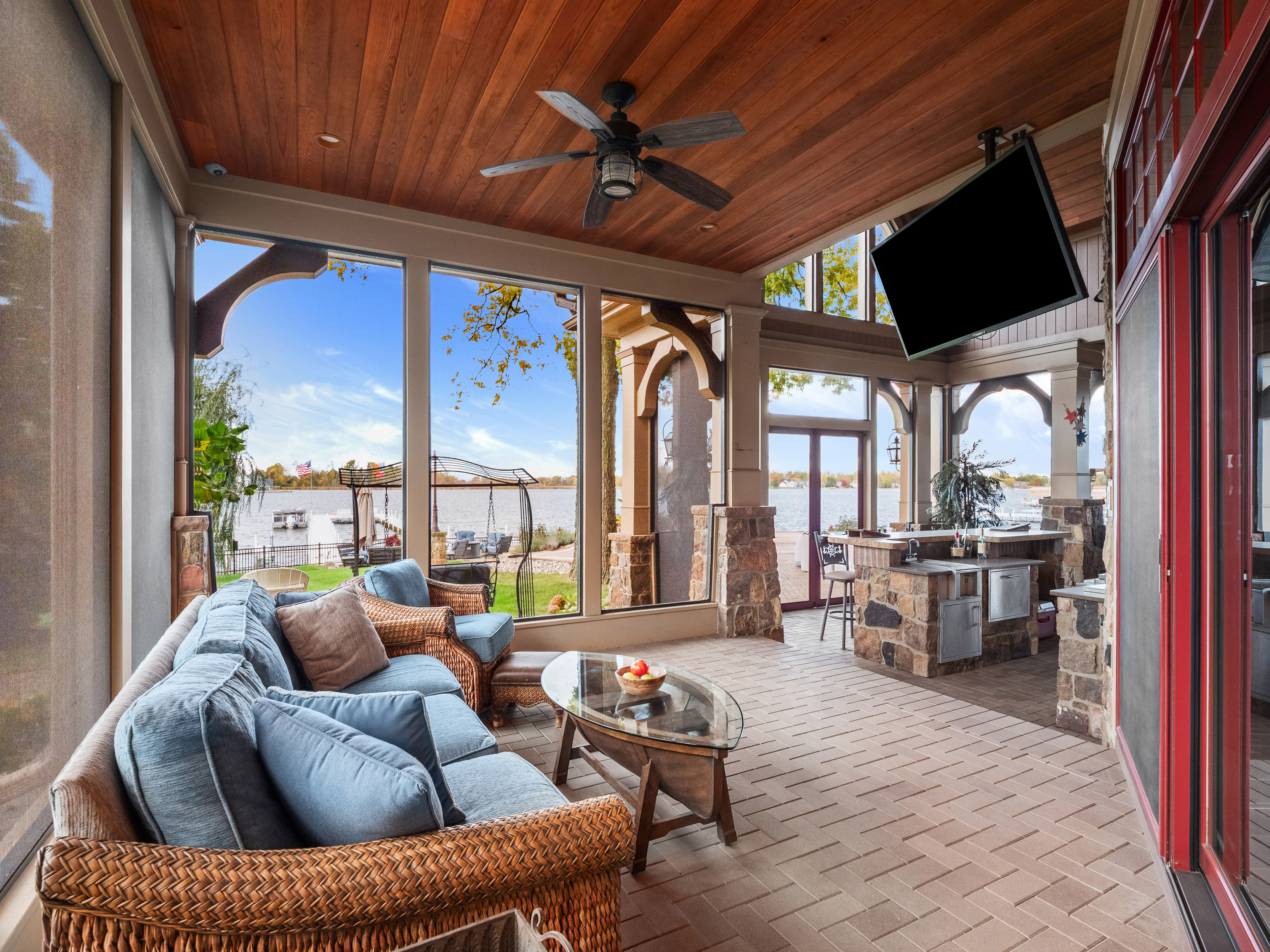  Multiple Residences on a 2.7 Acre Peninsula off Lake Wawasee - 物件實景