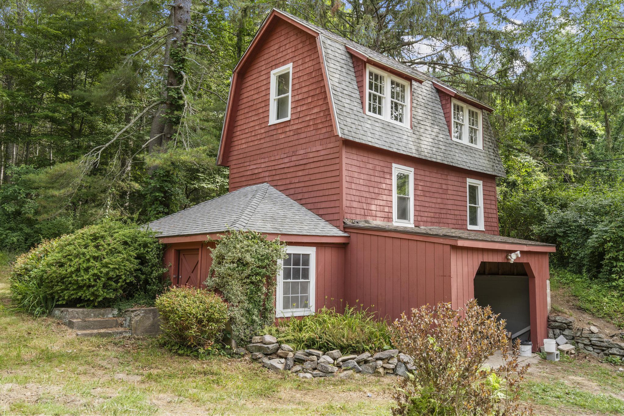 Newtown, Connecticut, 06482, United States, 4 Bedrooms Bedrooms, ,3 BathroomsBathrooms,Residential,For Sale,1991779