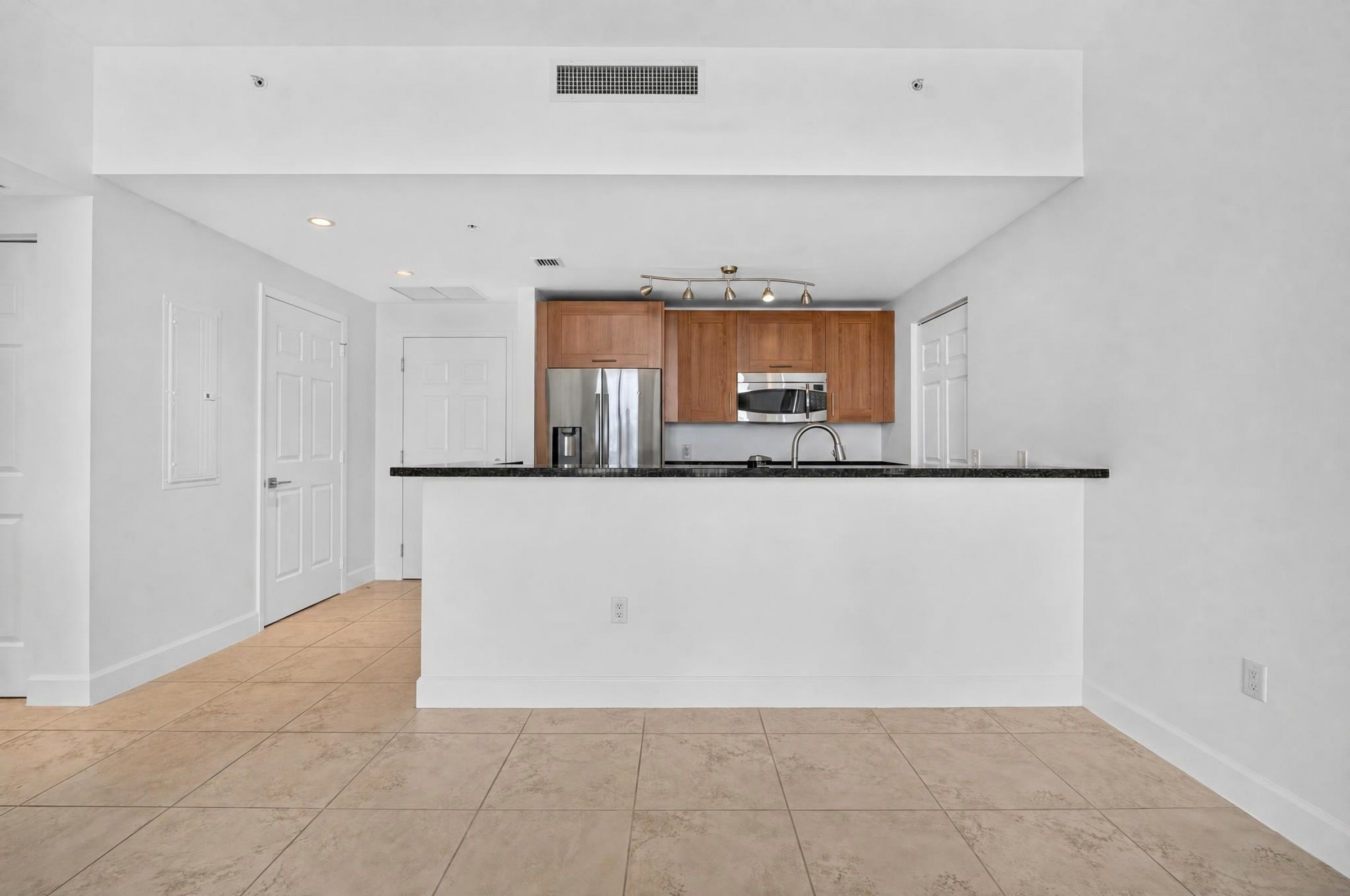  1300 Ponce De Leon Blvd, Coral Gables, FL, 33134 - 物件實景