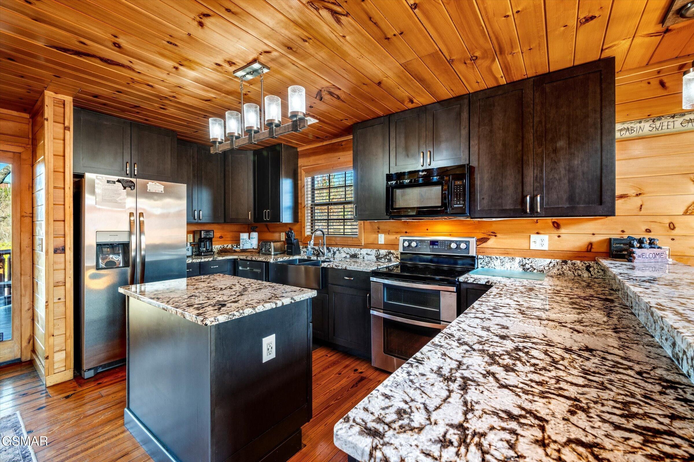 Gatlinburg, Tennessee, 37738, United States, 4 Bedrooms Bedrooms, ,5 BathroomsBathrooms,Residential,For Sale,1914228