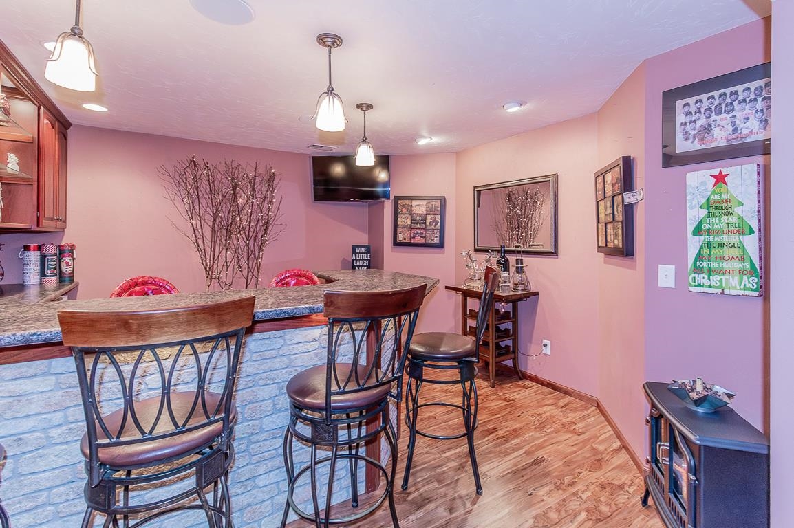 New London, Wisconsin, 54961-8857, United States, 4 Bedrooms Bedrooms, ,4 BathroomsBathrooms,Residential,For Sale,2001494