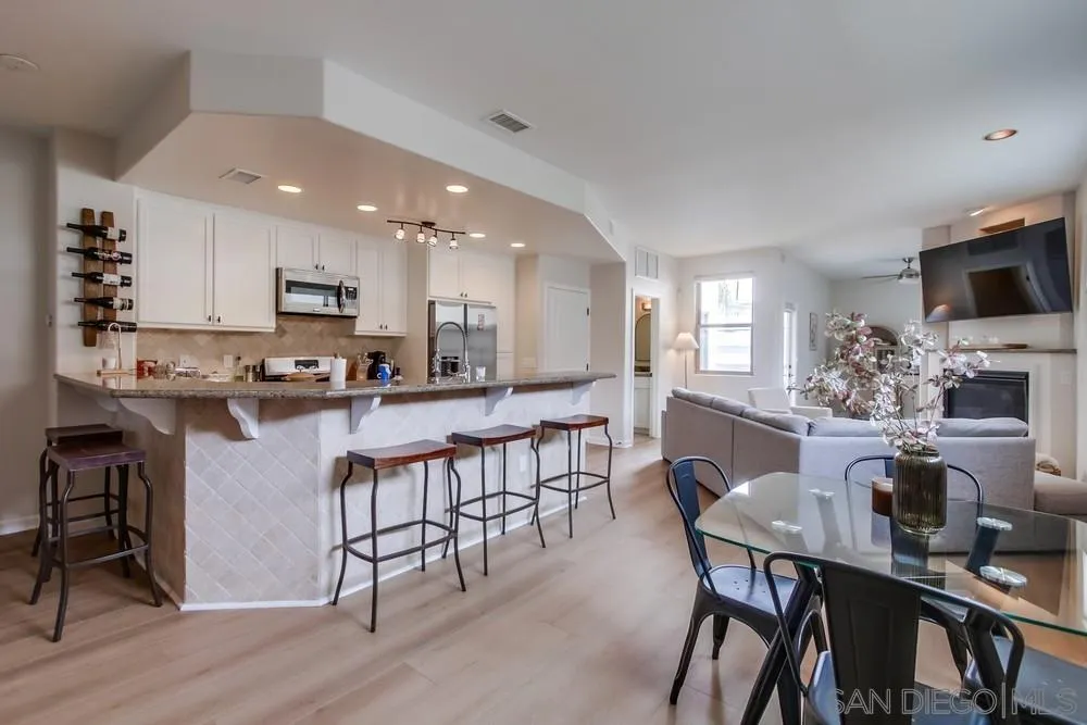 San Diego, California, 92109, United States, 2 Bedrooms Bedrooms, ,3 BathroomsBathrooms,Residential,For Sale,1901118
