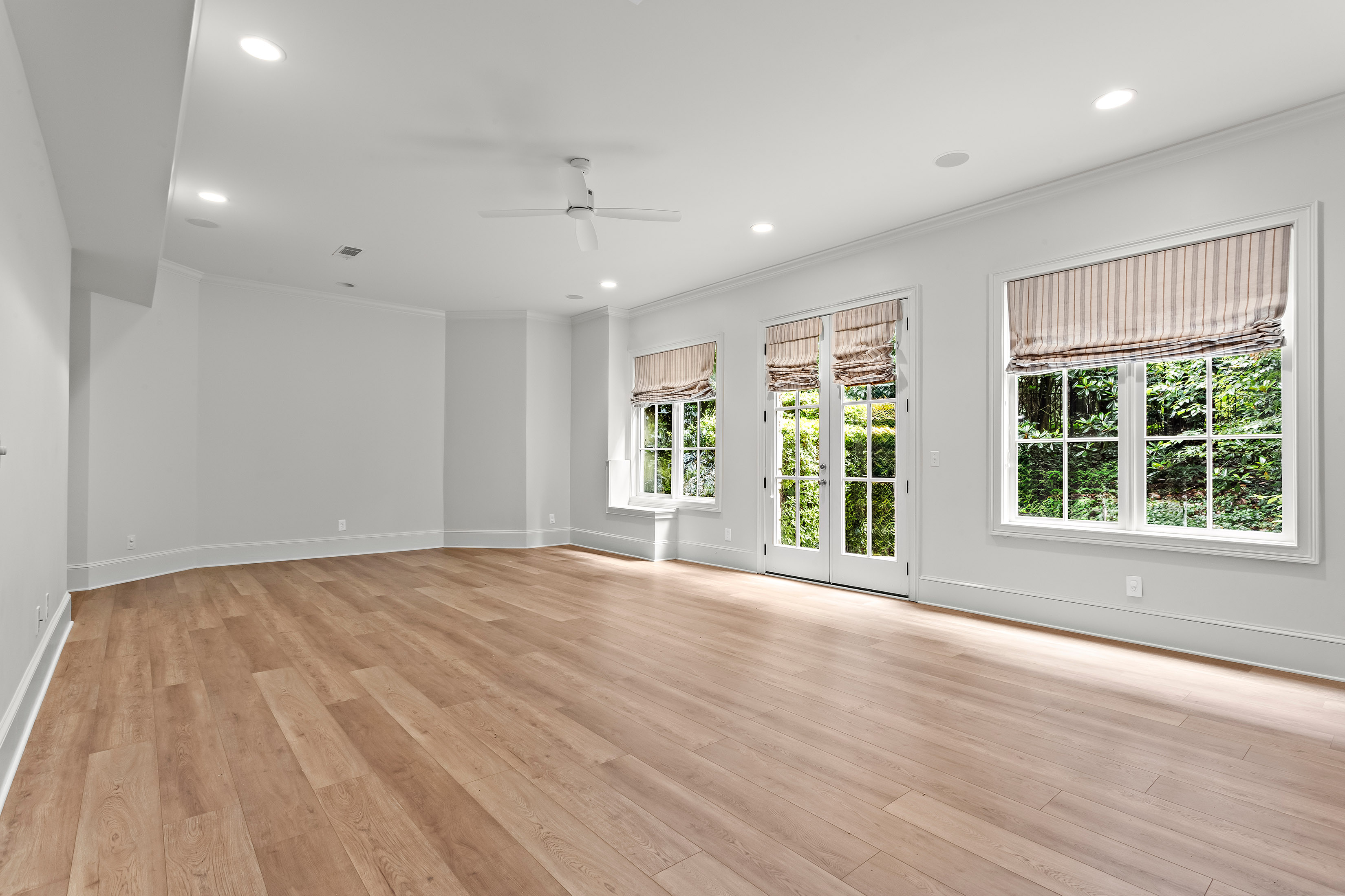  Stunning Custom-designed Home with Exceptional Indoor-Outdoor Living - 物件實景