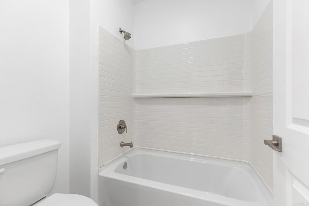Lemon Grove, California, 91945, United States, 3 Bedrooms Bedrooms, ,3 BathroomsBathrooms,Residential,For Sale,1925482