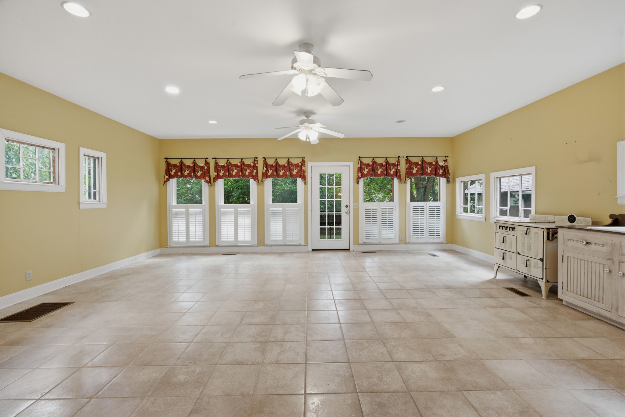  808 E Burton St, Murfreesboro, TN, 37130 - 物件實景