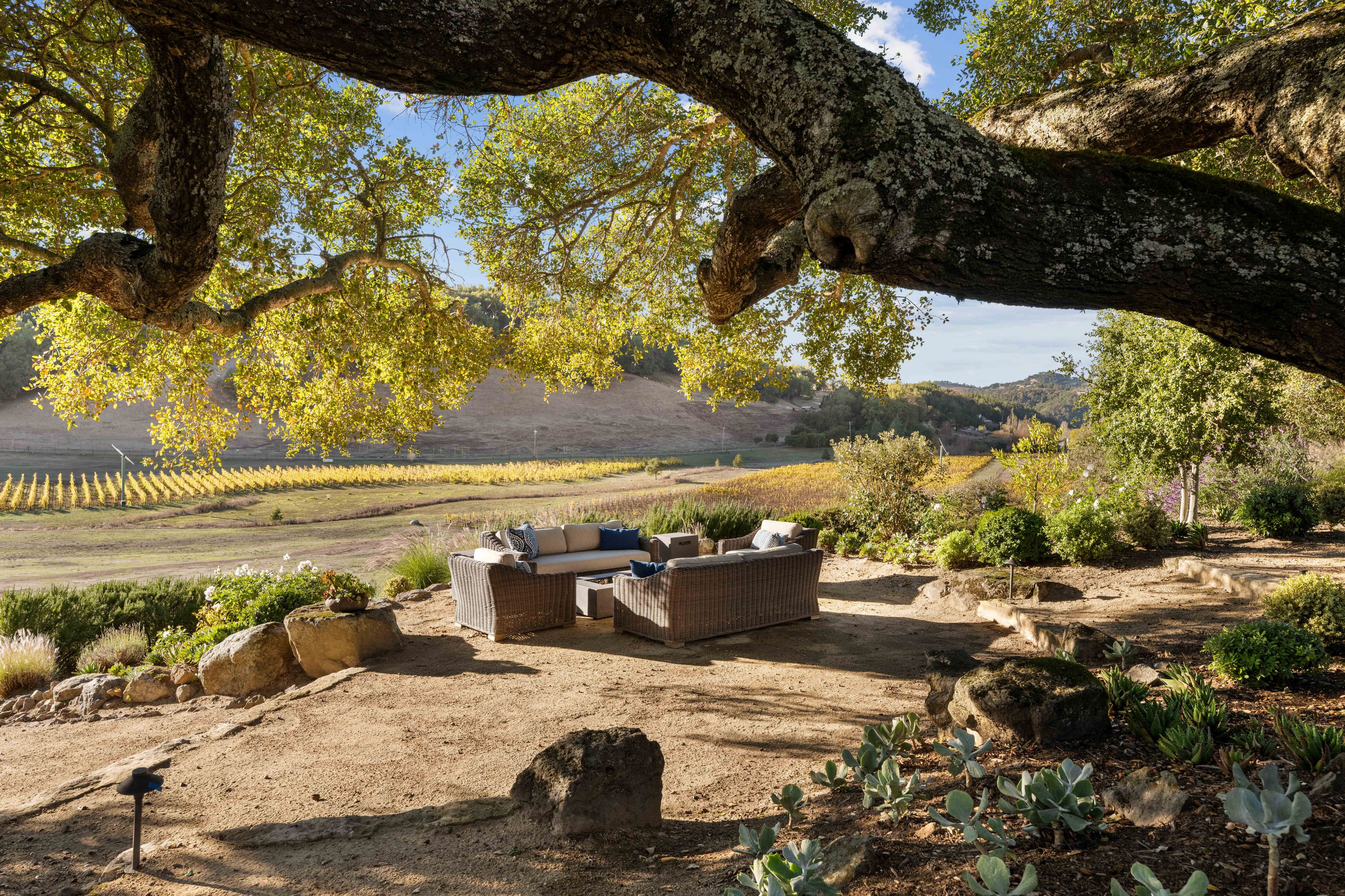  4575 Lovall Valley Loop Road - 物件實景