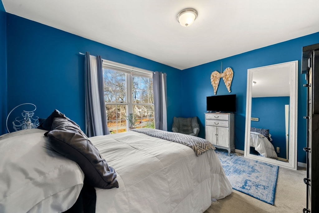 Tyngsboro, Massachusetts, 01879, United States, 4 Bedrooms Bedrooms, ,4 BathroomsBathrooms,Residential,For Sale,2000977