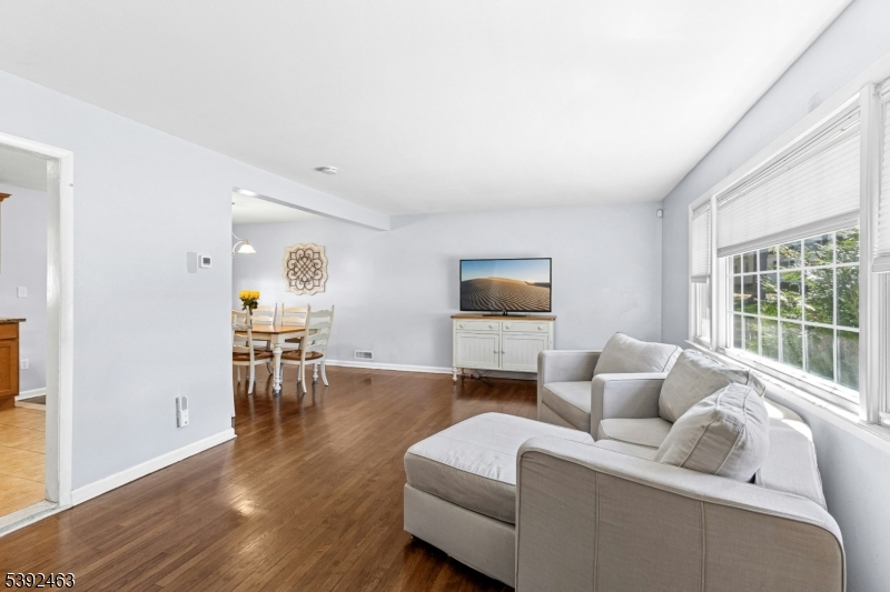 Plainfield City, New Jersey, 07062, United States, 3 Bedrooms Bedrooms, ,2 BathroomsBathrooms,Residential,For Sale,1968857