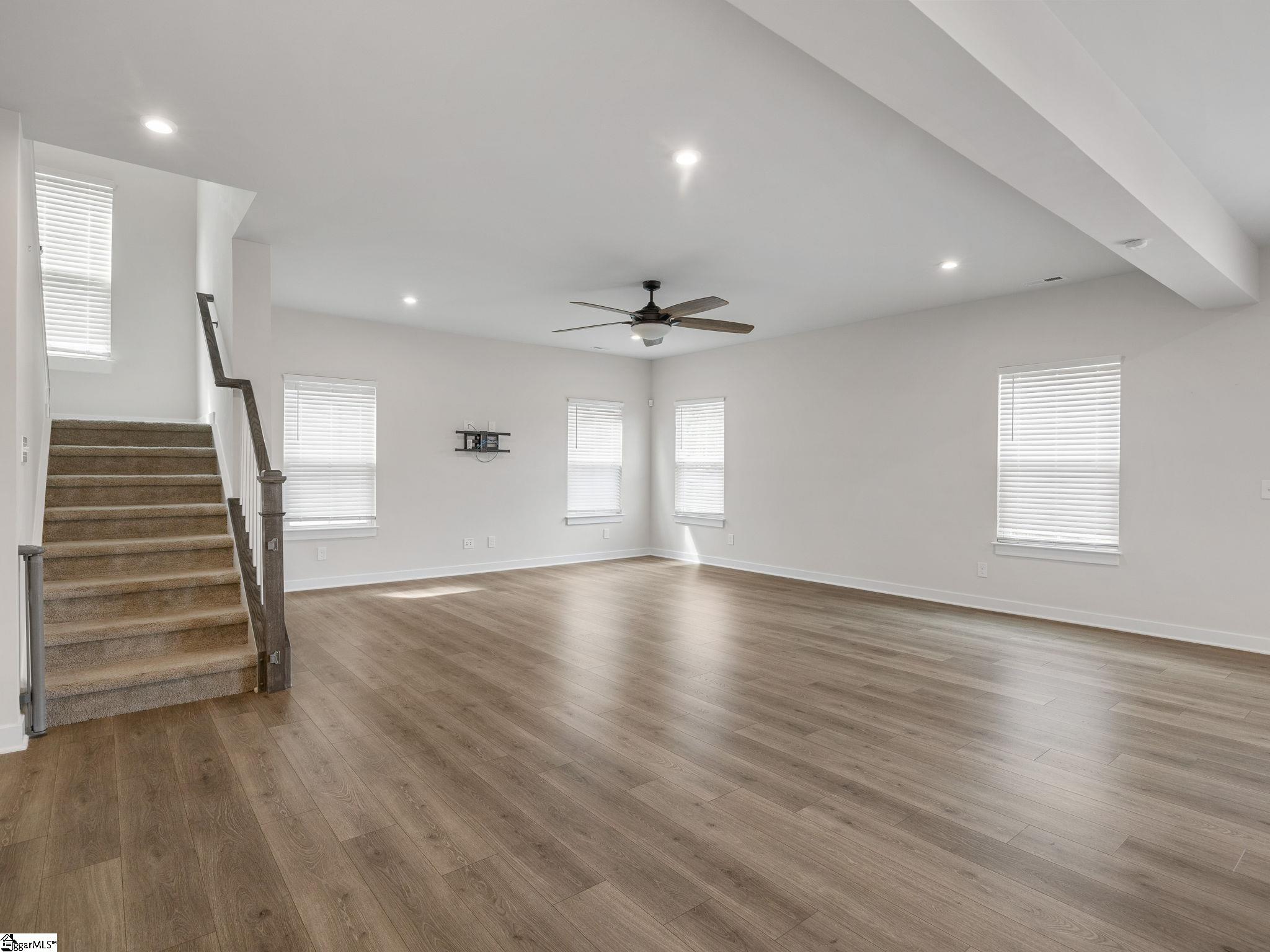Woodruff, South Carolina, 29388, United States, 5 Bedrooms Bedrooms, ,4 BathroomsBathrooms,Residential,For Sale,1890519
