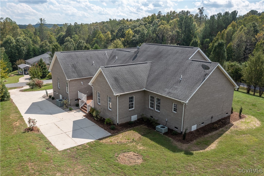Farmville, Virginia, 23901, United States, 4 Bedrooms Bedrooms, ,5 BathroomsBathrooms,Residential,For Sale,1916348