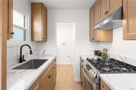 Los Angeles, California, 90066, United States, 2 Bedrooms Bedrooms, ,2 BathroomsBathrooms,Residential,For Sale,1851484
