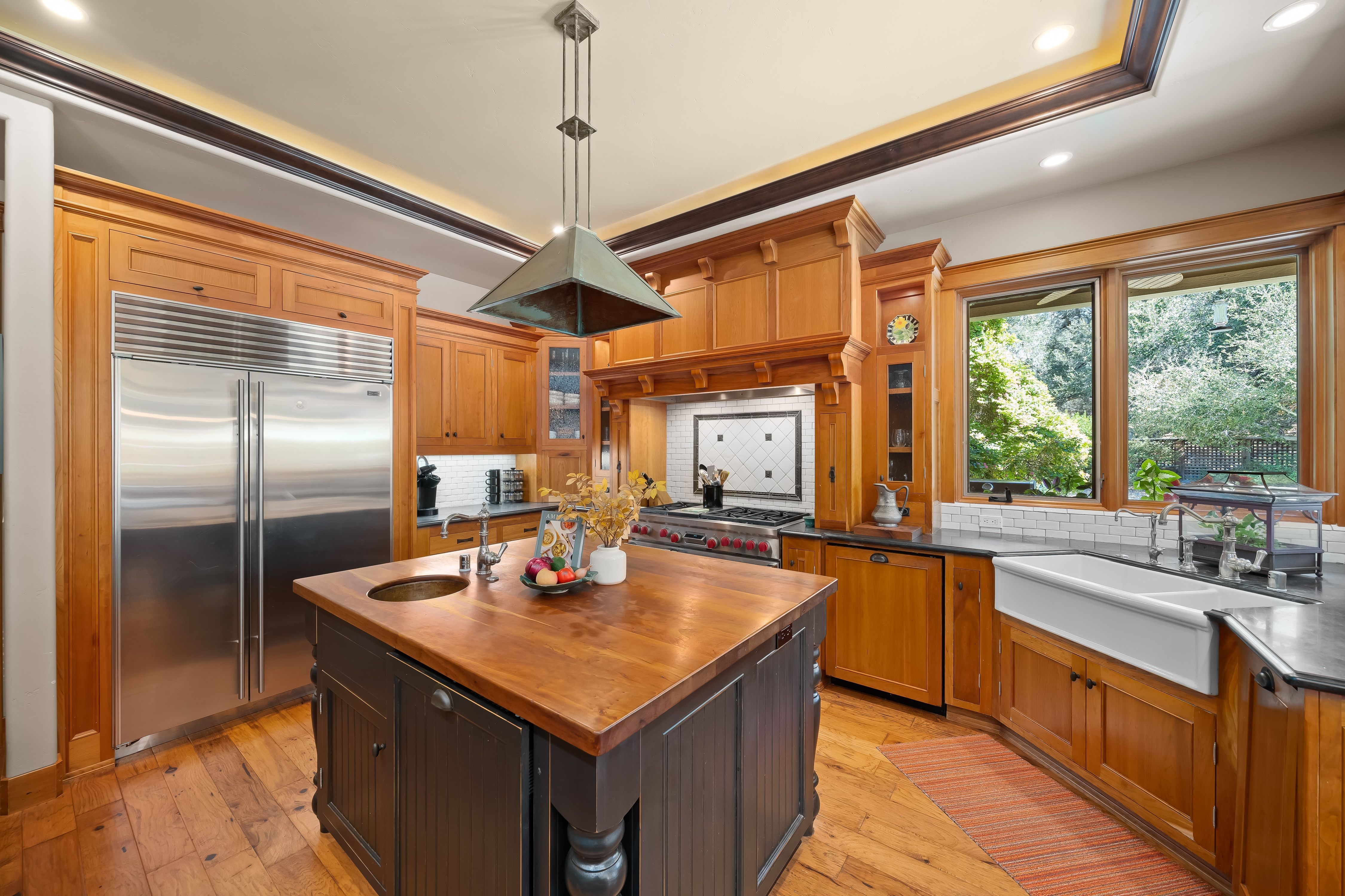  Timeless Craftsman Estate with Resort-Style Outdoor Living - 物件實景