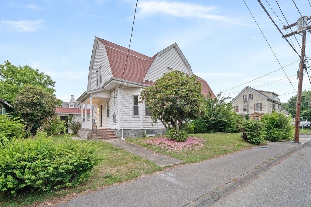 Taunton, Massachusetts, 02780, United States, 4 Bedrooms Bedrooms, ,3 BathroomsBathrooms,Residential,For Sale,1888080