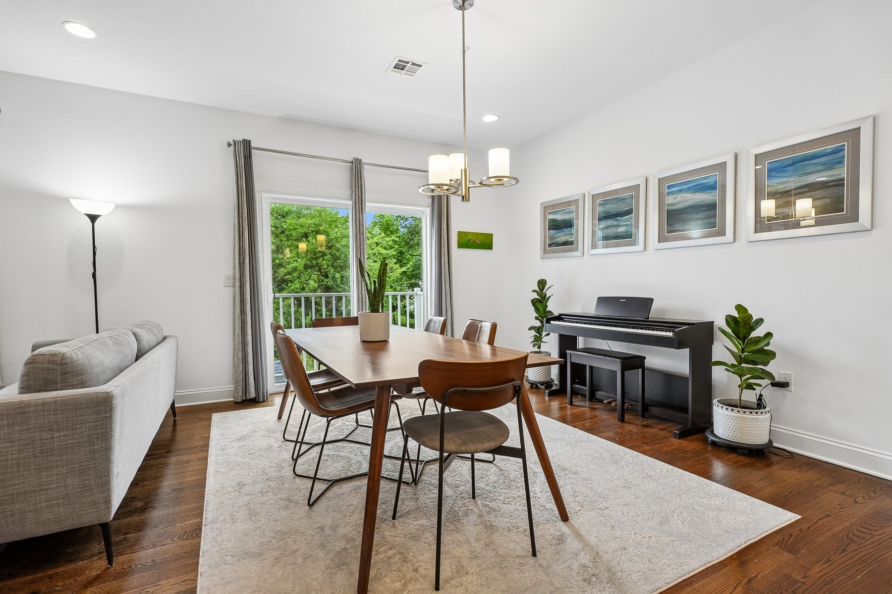  ?Steven Court Community? Meticulously Maintained Top to Bottom Townhome - 物件實景