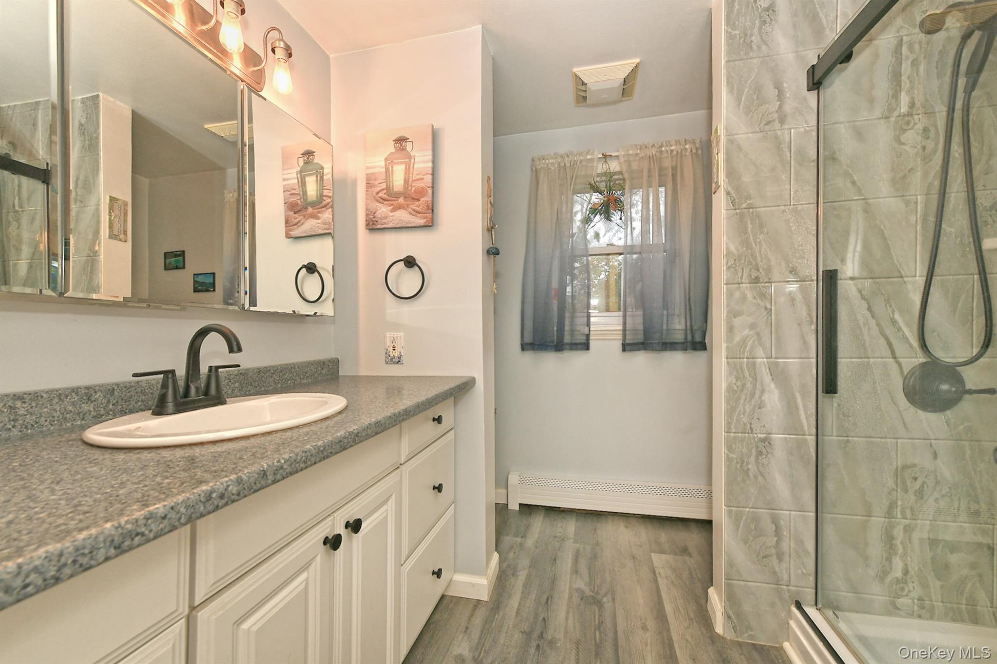 Holtsville, New York, 11742, United States, 3 Bedrooms Bedrooms, ,2 BathroomsBathrooms,Residential,For Sale,1964933