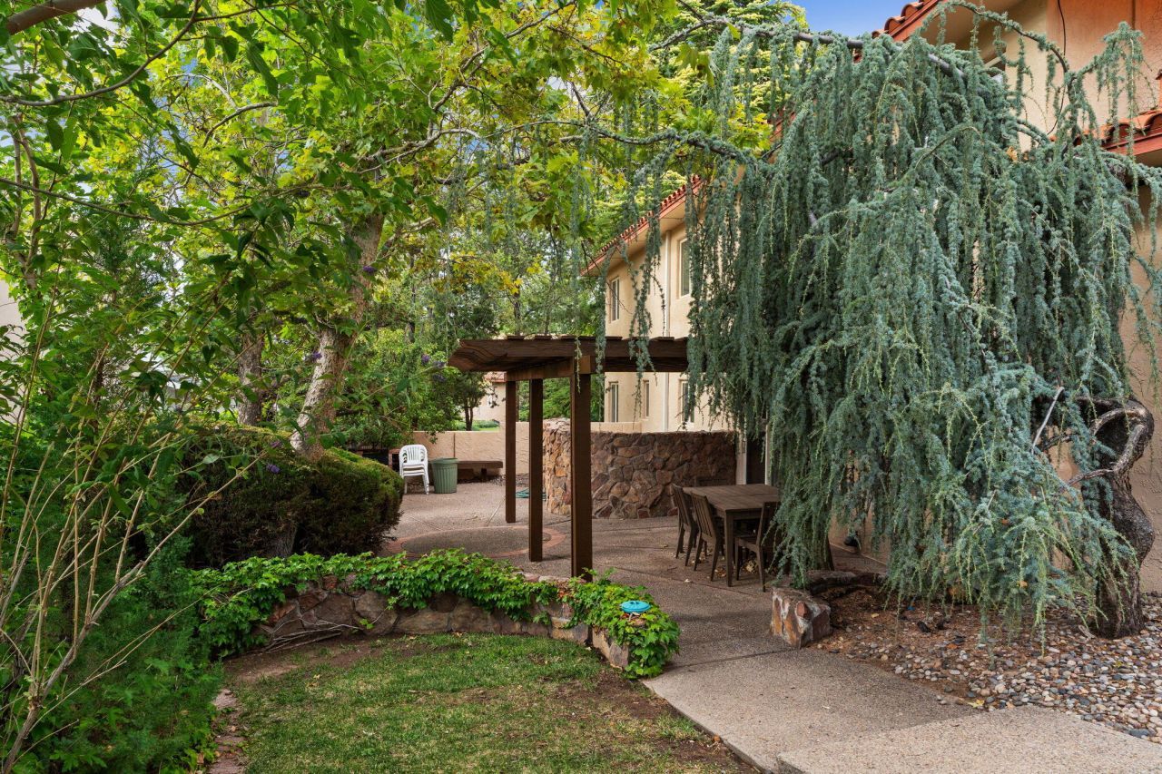 Albuquerque, New Mexico, 87111, United States, 4 Bedrooms Bedrooms, ,3 BathroomsBathrooms,Residential,For Sale,1906383