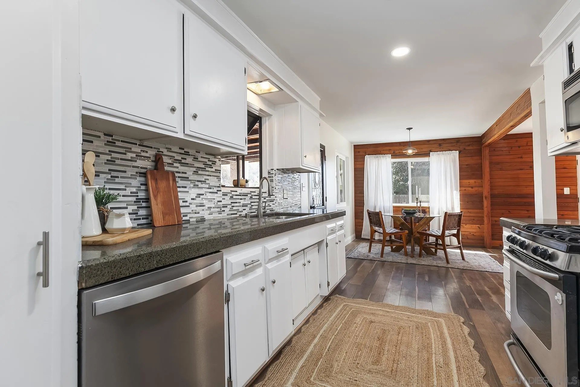 Alpine, California, 91901, United States, 3 Bedrooms Bedrooms, ,2 BathroomsBathrooms,Residential,For Sale,1990972