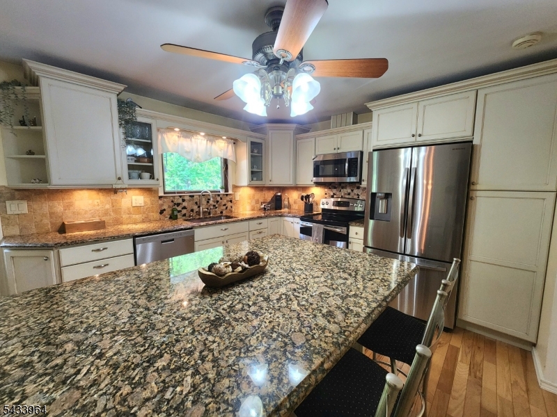 Montville Twp., New Jersey, 07082-1432, United States, 5 Bedrooms Bedrooms, ,3 BathroomsBathrooms,Residential,For Sale,2048009
