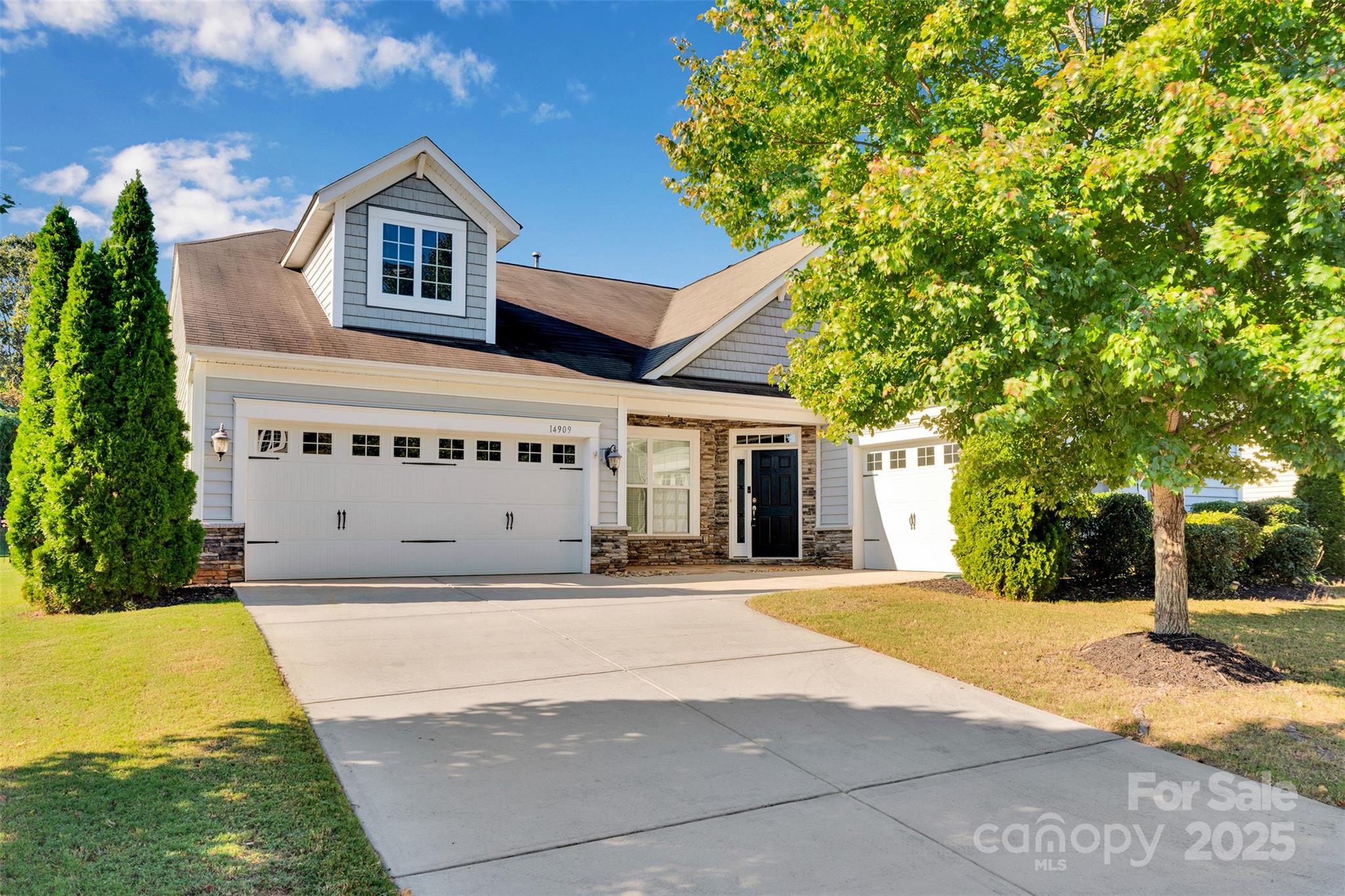 Charlotte, North Carolina, 28278, United States, 3 Bedrooms Bedrooms, ,2 BathroomsBathrooms,Residential,For Sale,1948260