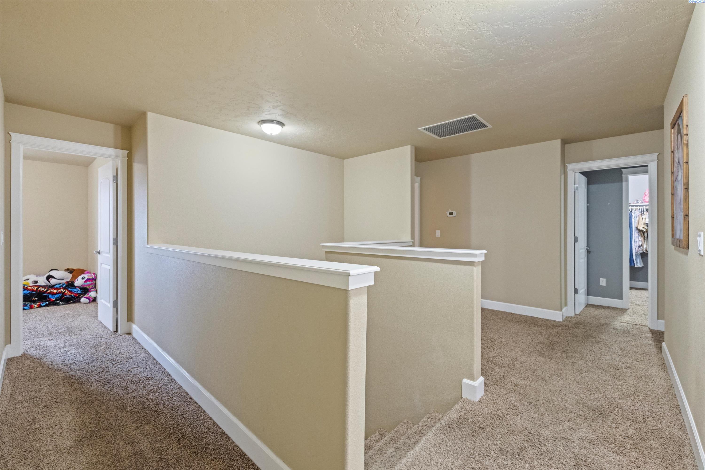 Pasco, Washington, 99301, United States, 6 Bedrooms Bedrooms, ,3 BathroomsBathrooms,Residential,For Sale,1705184