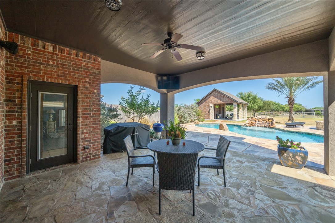 Corpus Christi, Texas, 78414, United States, 5 Bedrooms Bedrooms, ,4 BathroomsBathrooms,Residential,For Sale,1941748