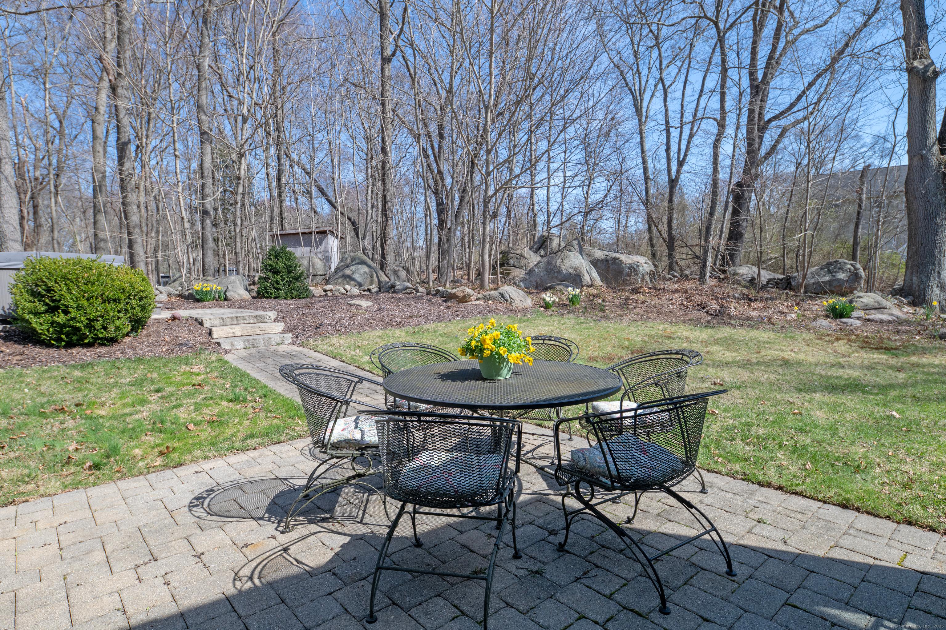 Guilford, Connecticut, 06437, United States, 3 Bedrooms Bedrooms, ,2 BathroomsBathrooms,Residential,For Sale,1935786