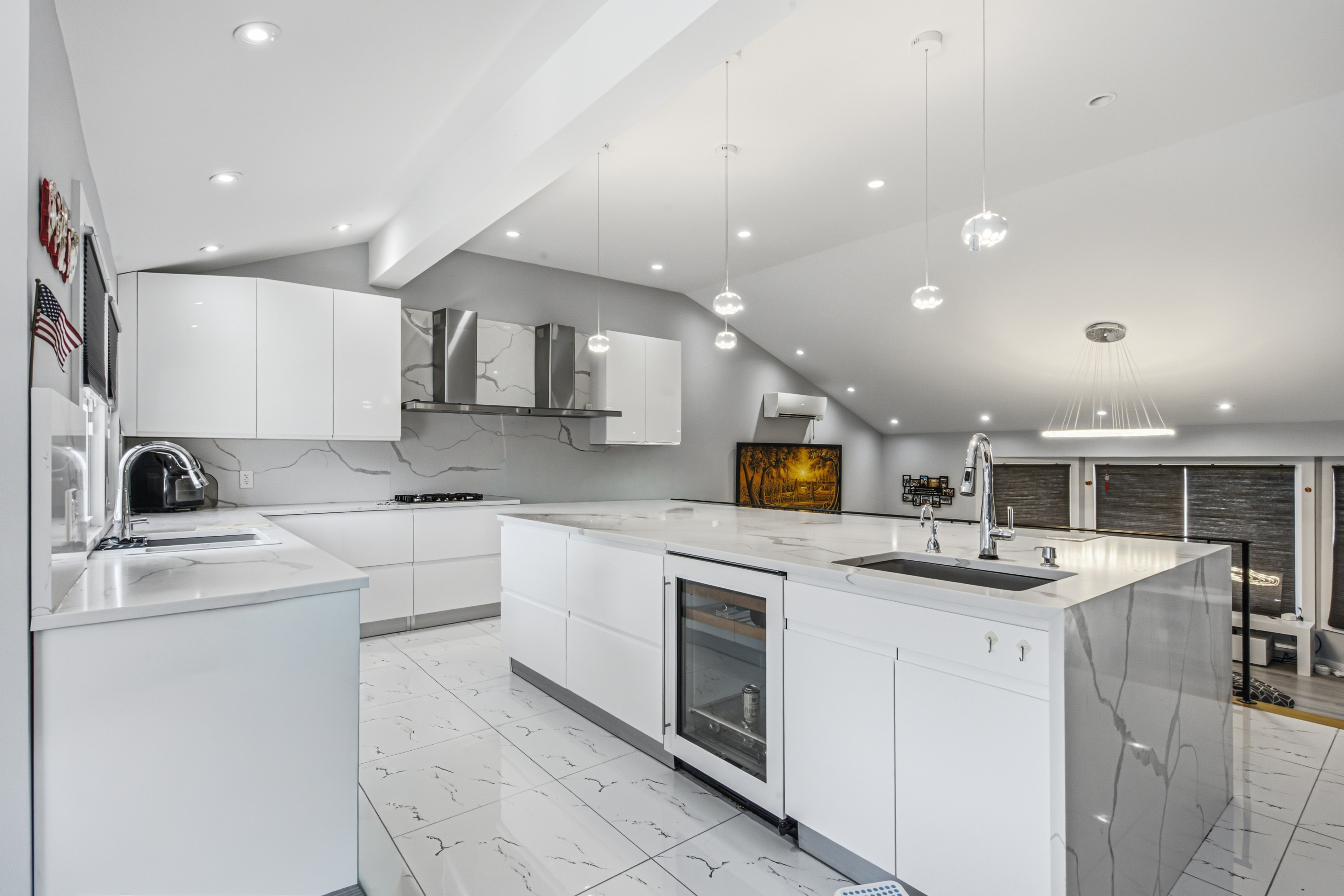  31 Sutton Hill Lane, Manhasset Hills, NY, 11040 - 物件實景