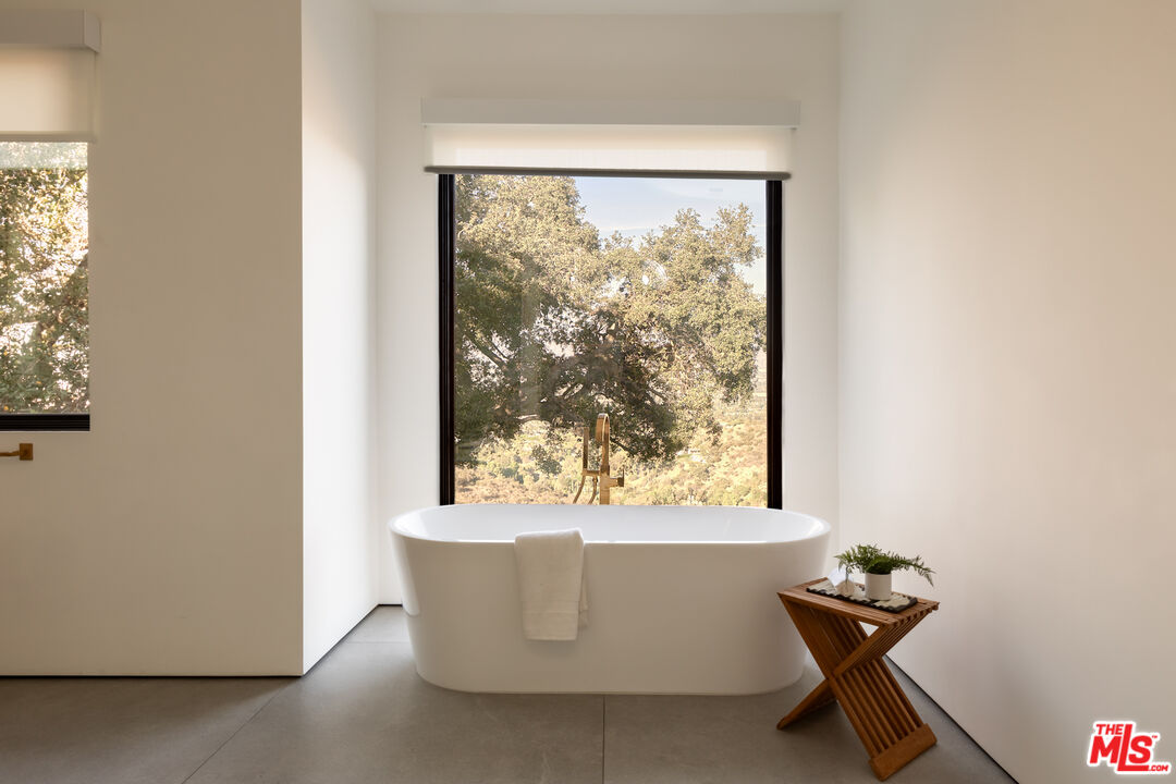 Beverly Hills, California, 90210, United States, 6 Bedrooms Bedrooms, ,6 BathroomsBathrooms,Residential,For Sale,1692711
