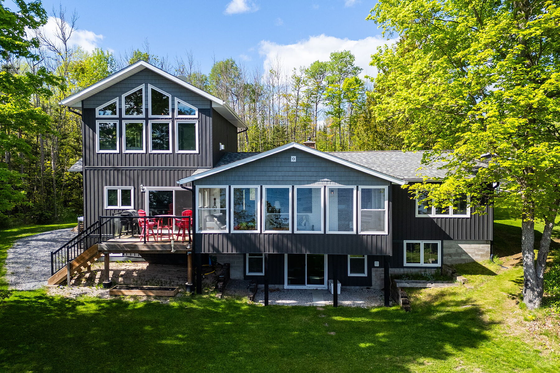  Family Home on Lake Cecebe - 物件實景