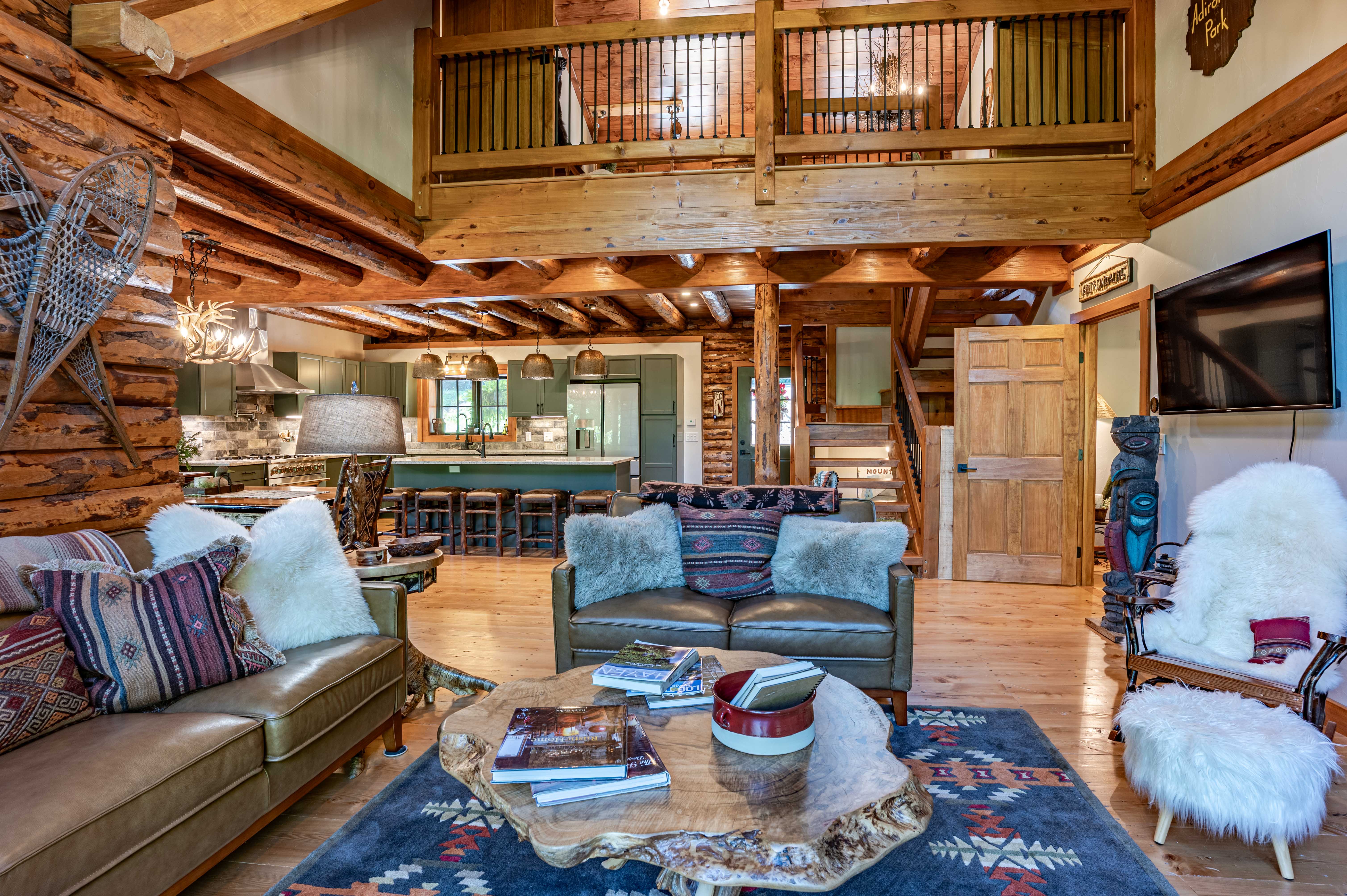  Log Cabin with Flair - 物件實景