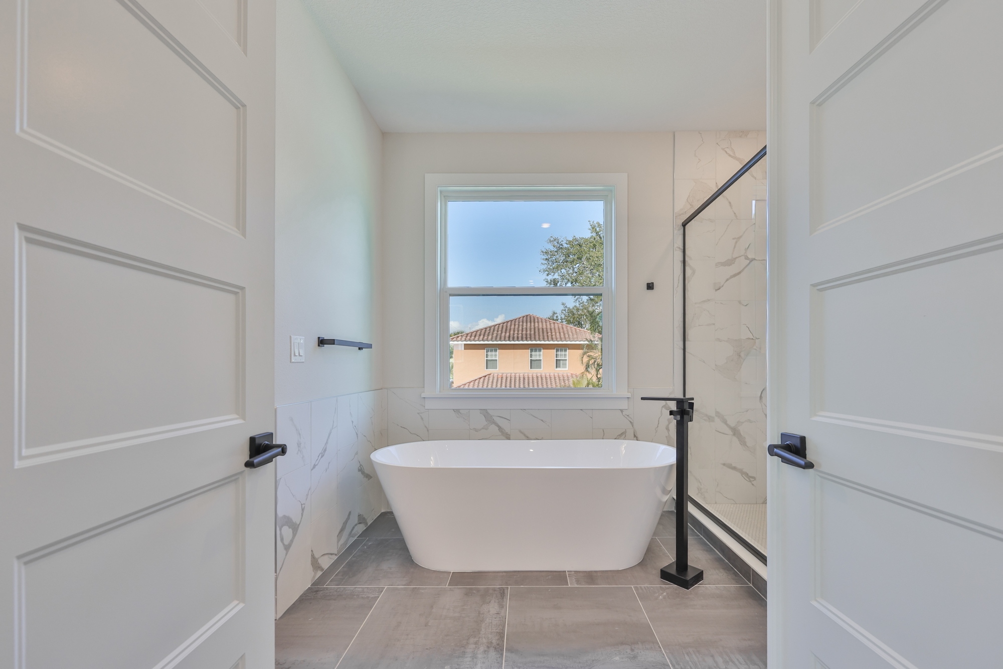 Tampa, Florida, 33611, United States, 5 Bedrooms Bedrooms, ,4 BathroomsBathrooms,Residential,For Sale,1992381