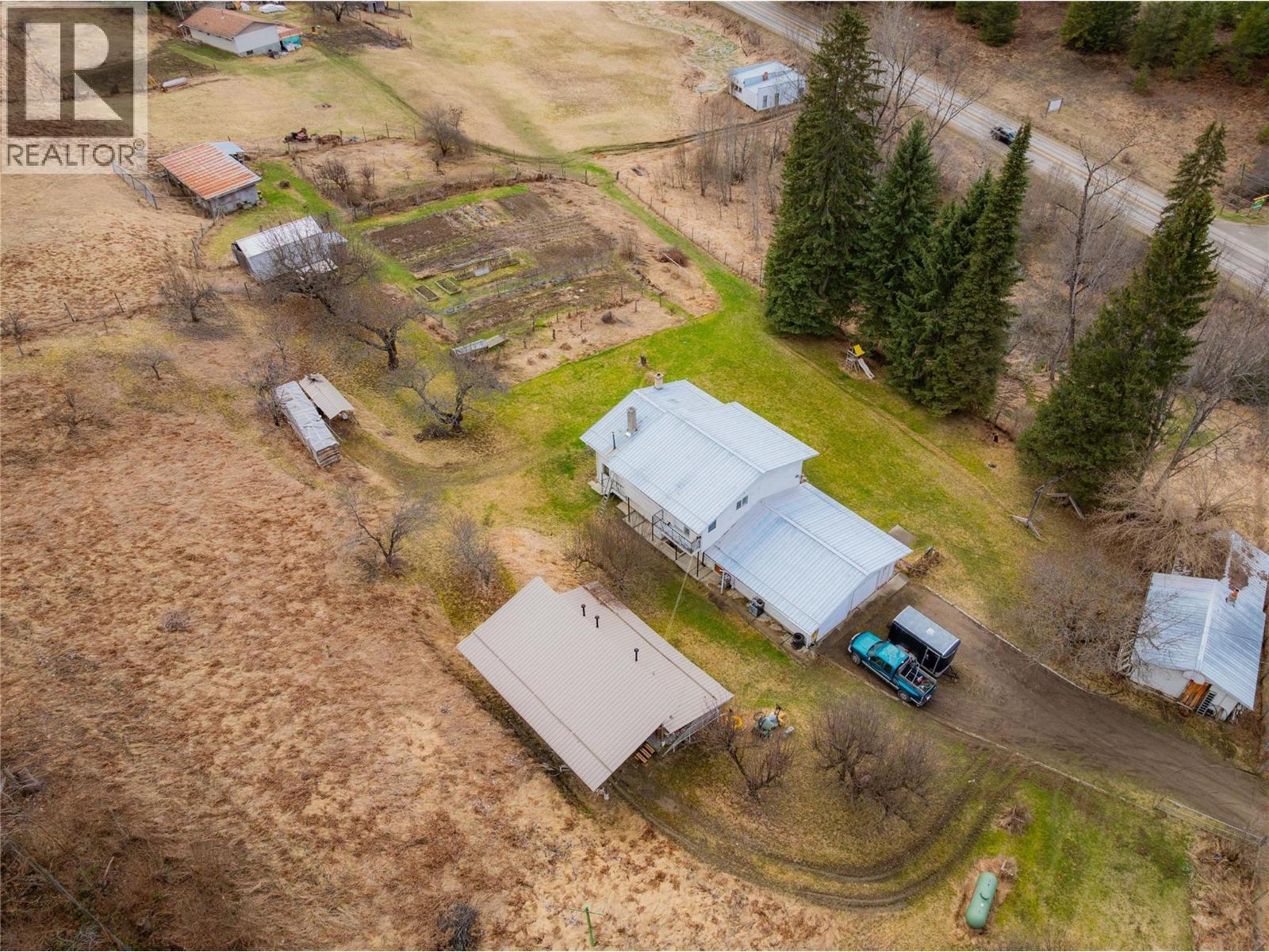 APPLEDALE, British Columbia, V0G 2J0, CA, 5 Bedrooms Bedrooms, ,2 BathroomsBathrooms,Residential,For Sale,1946998