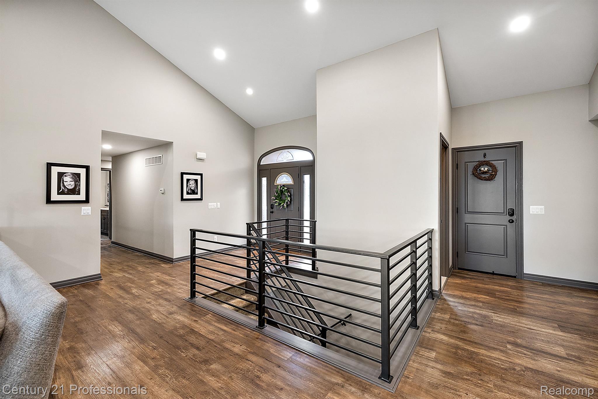 Davisburg, Michigan, 48350, United States, 5 Bedrooms Bedrooms, ,4 BathroomsBathrooms,Residential,For Sale,1978362