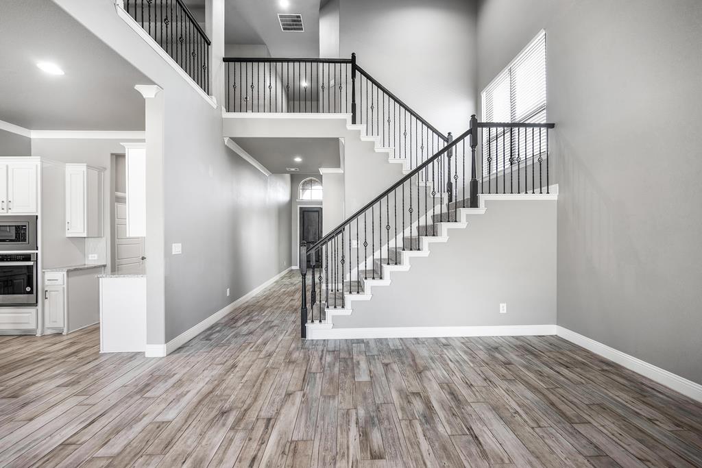 Midland, Texas, 79705, United States, 5 Bedrooms Bedrooms, ,5 BathroomsBathrooms,Residential,For Sale,1998422