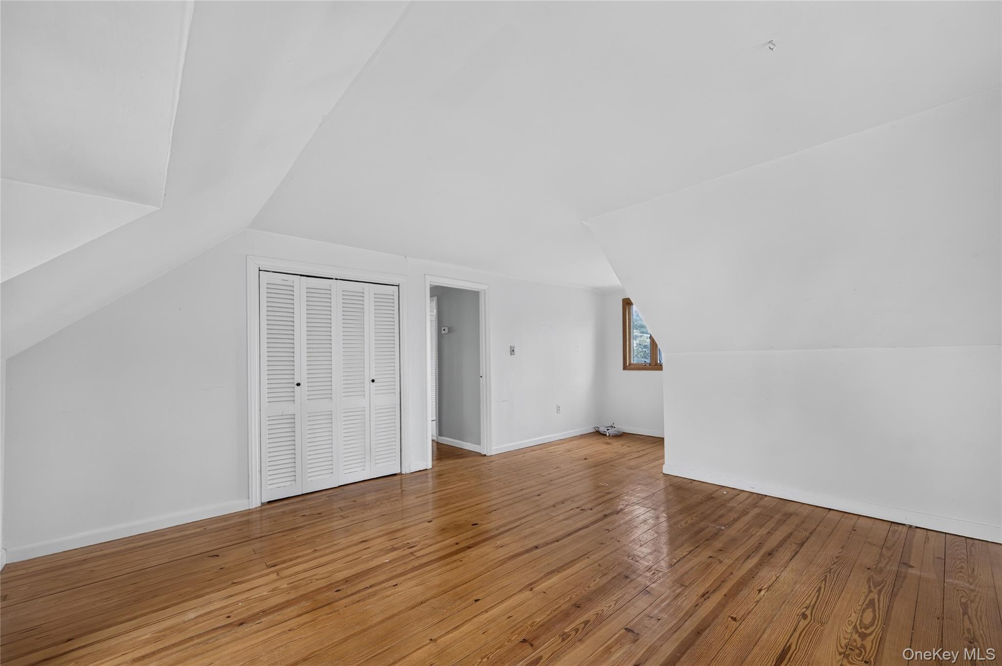  146 Longwood Avenue, Westbury, NY, 11590 - 物件實景