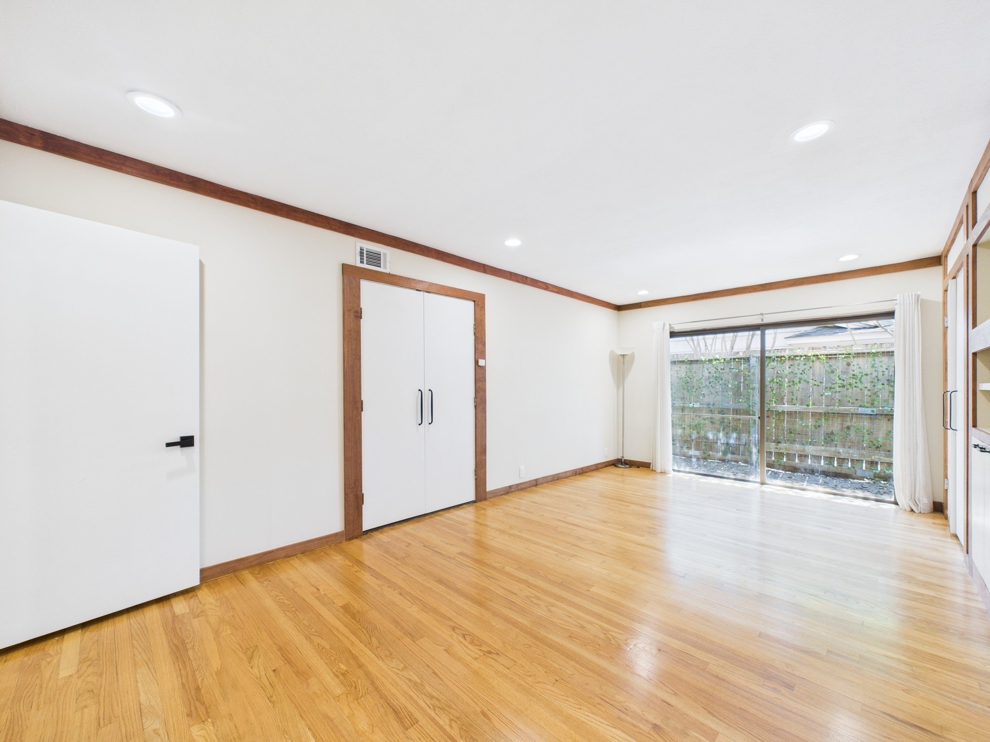 Houston, Texas, 77056, United States, 3 Bedrooms Bedrooms, ,3 BathroomsBathrooms,Residential,For Sale,1984170