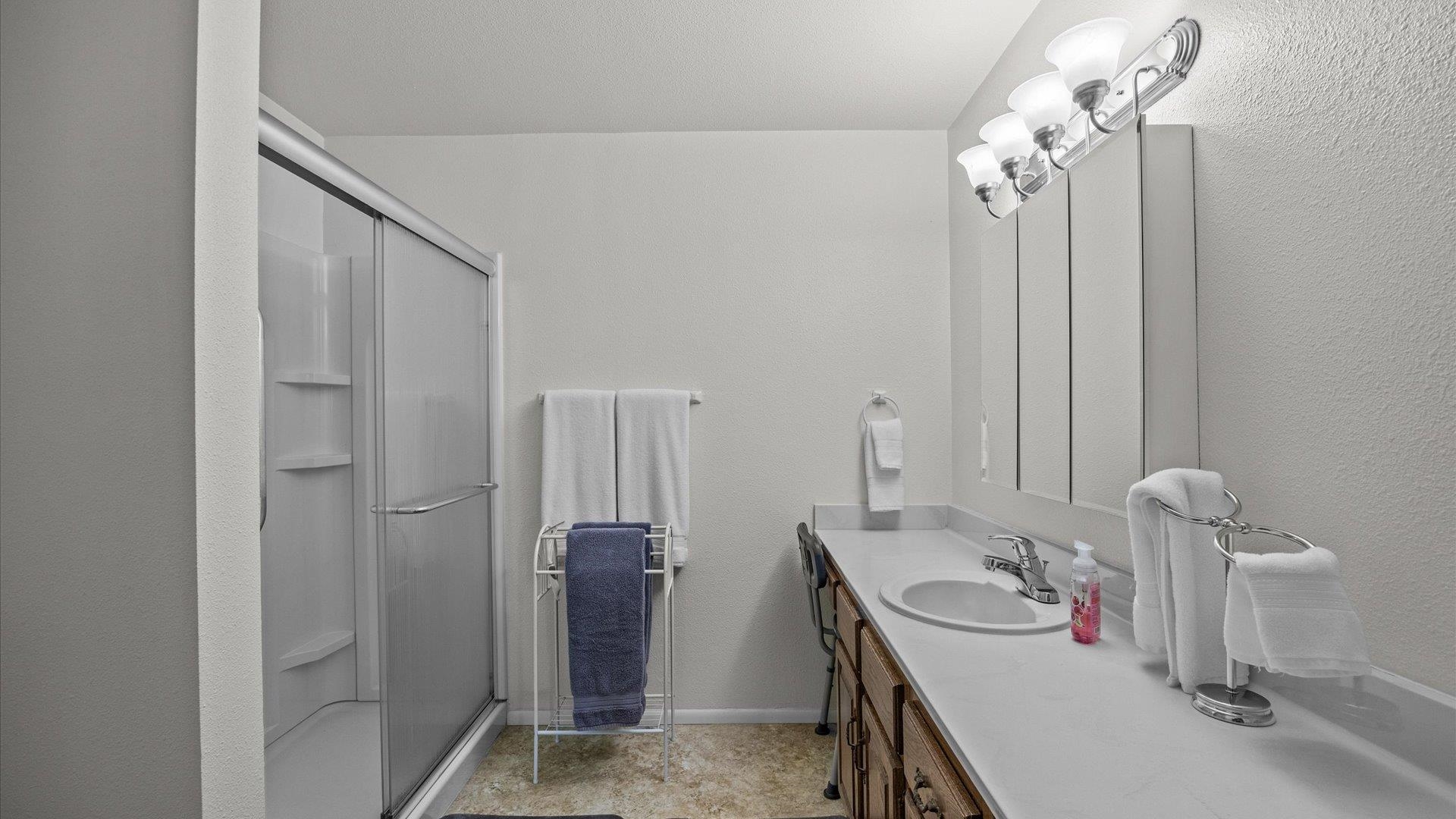 Grand Junction, Colorado, 81505, United States, 3 Bedrooms Bedrooms, ,2 BathroomsBathrooms,Residential,For Sale,1983076