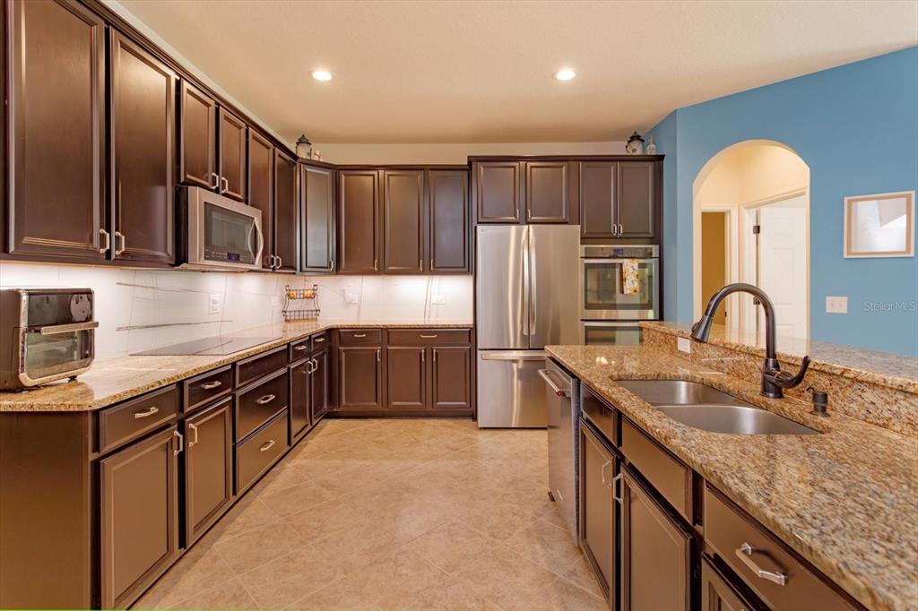 St Cloud, Florida, 34771, United States, 7 Bedrooms Bedrooms, ,4 BathroomsBathrooms,Residential,For Sale,1885076