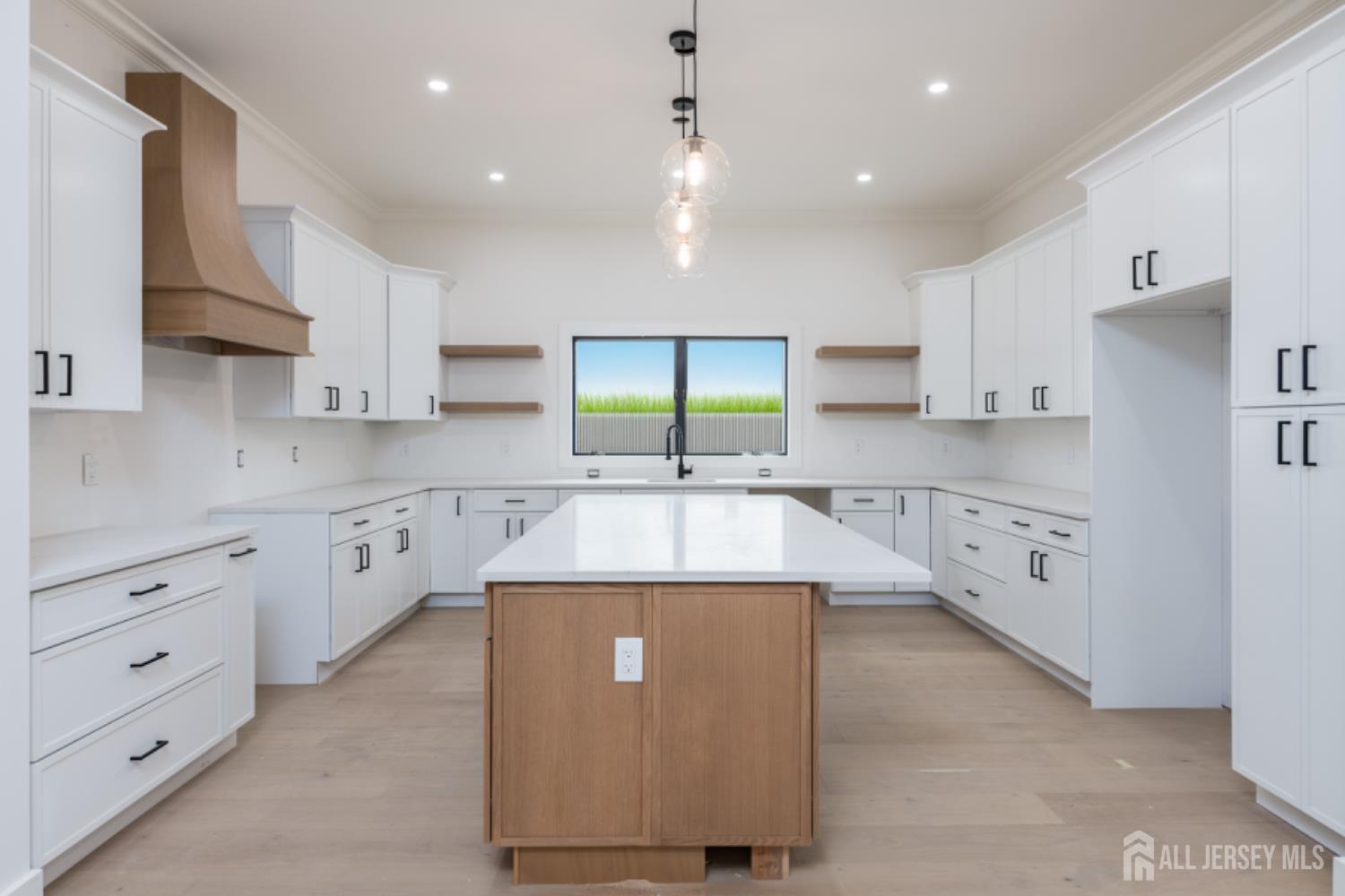 Edison, New Jersey, 08817, United States, 5 Bedrooms Bedrooms, ,4 BathroomsBathrooms,Residential,For Sale,2001535